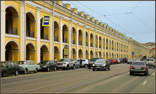Веб-камера Садовая улица и Гостинный двор, Санкт-Петербург в реальном времени